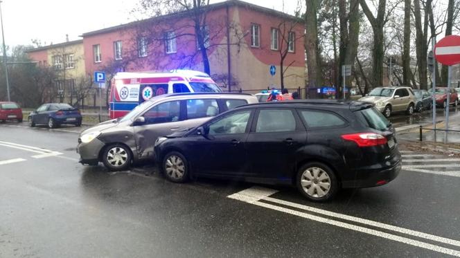 Warszawa Groźny Wypadek Na Pradze Północ W Aucie Były Dzieci 8 Latek Uderzył Głową W Szybę 7014