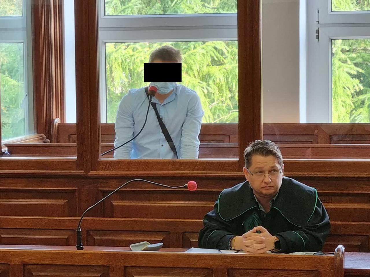 Kołobrzeg. Adrian z zazdrości zabił kolegę. Jaki wyrok usłyszał 19-latek?