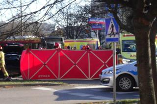 Rozpędzone BMW wjechało w autobus miejski. Nie żyją młodzi studenci. Sebastian i Iwo zmarli w szpitalu