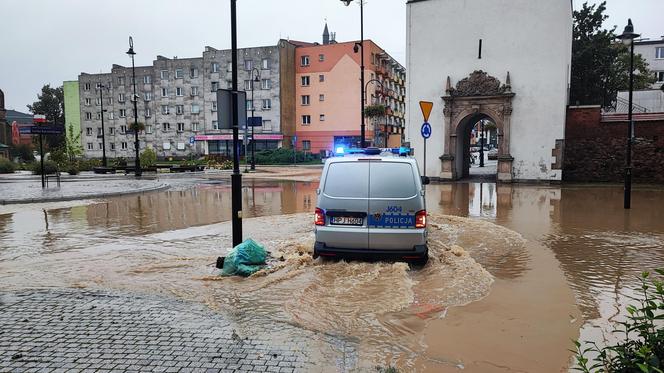 Nysa, centrum miasta zalane