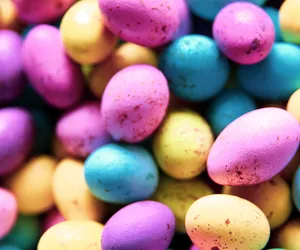 Śmiertelnie niebezpieczne jajka na Wielkanoc. Ratowniczka medyczna ostrzega, by nie podawać ich do jedzenia. Ich spożycie może skończyć się tragedią 
