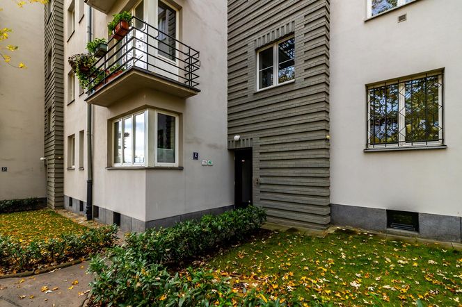 Blok przy ul. Słonecznej 50 w Warszawie