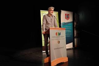 Siedleccy rodzice mogli porozmawiać z psychologiem i posłuchać młodzieży opowiadającej na filmie o swoich problemach