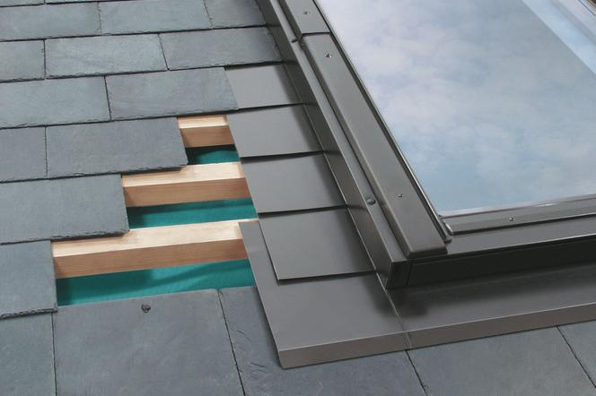 Jak zapewnić szczelność okna dachowego? Oto, jaki kołnierz wybrać