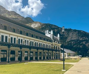  Canfranc Estación, Hiszpania. Dawny dworzec kolejowy zamienił się w luksusowy hotel