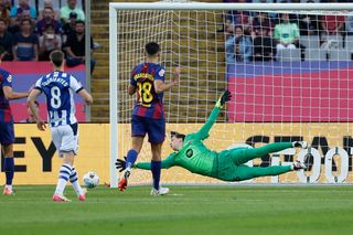 Barcelona - PSG. Znamy składy! Hansi Flick zdecydował. Szczęsny od początku. Co z Lewandowskim?