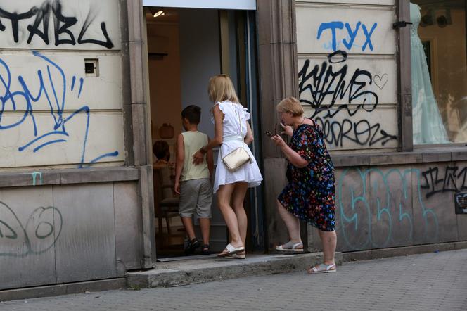 Gwiazda "Pytania na śniadanie" kupiła sukienkę w stolicy