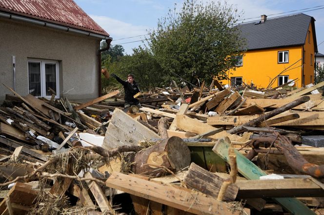 Burmistrz wyjechała na drogie wakacje, w tym czasie jej miasteczko zalała wielka fala. "Nie wrócę"