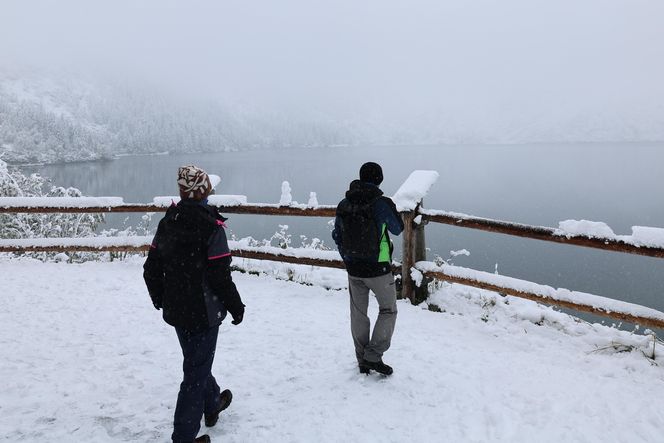 Śnieg w Tatrach. TOPR ogłosił pierwszy stopień zagrożenia lawinowego