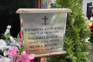 Katarzyna, Wiktoria i Klara spoczęły w jednej mogile. Widok grobu ofiar tragedii w Bukowinie Tatrzańskiej chwyta za serce