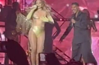 Jennifer Lopez nie nosi bielizny?! Tym razem na szczęście miała…