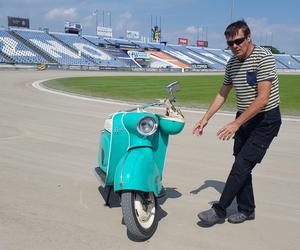 Osy kręciły kółka na stadionie żużlowym w Lesznie. Ogólnopolski zlot skuterów Osa Osieczna-Leszno 