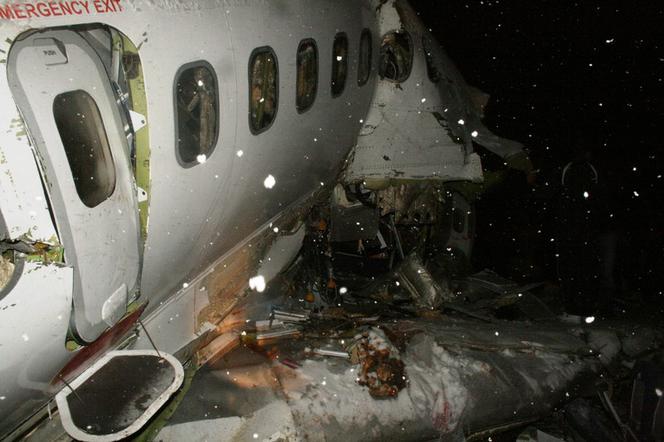 Iran: Katastrofa samolotu. Ponad 77 ofiar, ocalało 26 osób? - ZDJĘCIA