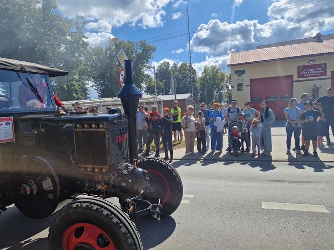 XXIII Międzynarodowy Festiwal Starych Ciągników i Maszyn Rolniczych im. Jerzego Samelczaka. Zdjęcia z parady i terenu festiwalu