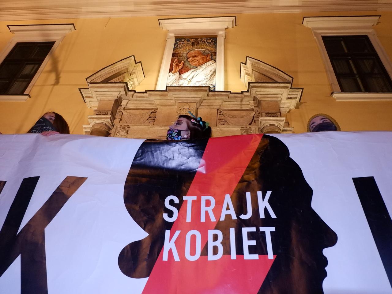 Strajk Kobiet w Krakowie. O której? Co się będzie działo? Jakie utrudnienia w mieście?