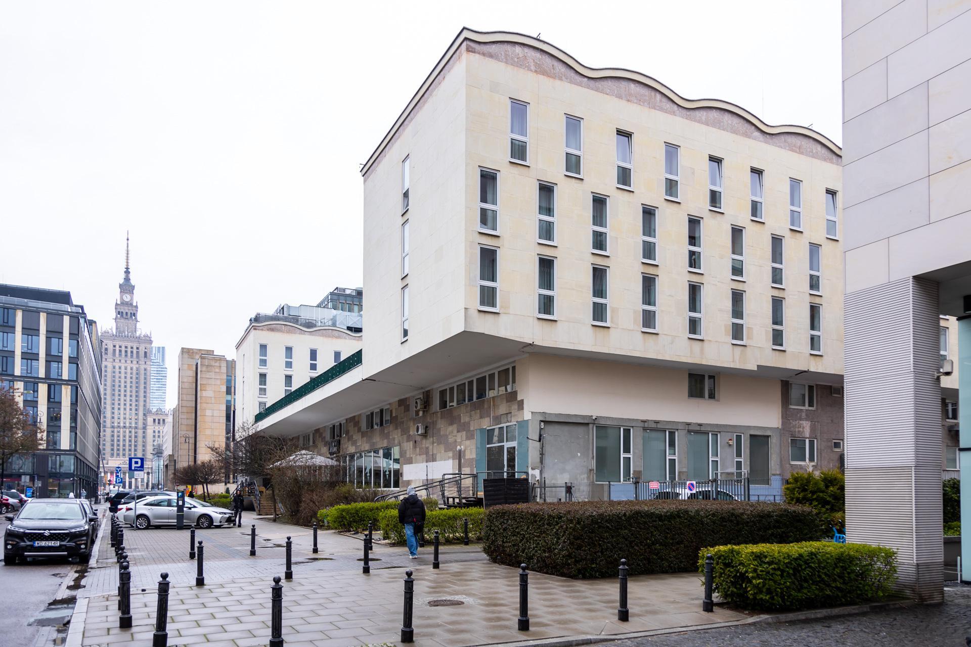 Mozaiki Rechowiczów w warszawskim Domu Chłopa - zobacz zdjęcia. Dziś mieści się tu Hotel Gromada
