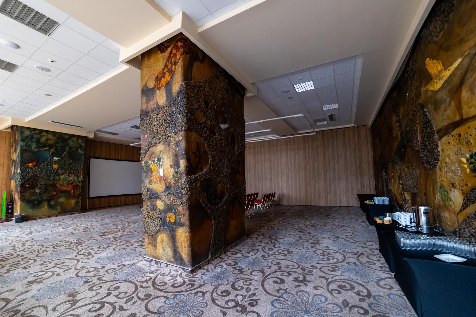 Mozaiki Rechowiczów w warszawskim Domu Chłopa - zobacz zdjęcia. Dziś mieści się tu Hotel Gromada