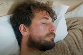 Sila i Kuzey spędzą noc w hotelu, ale sytuacja wymknie się spod kontroli.