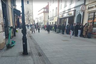 Kolejki po pączki w Rzeszowie [GALERIA]