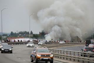 Pożar w porcie przy Nabrzeżu Bułgarskim. Potężne kłęby dymu! [ZDJĘCIA]