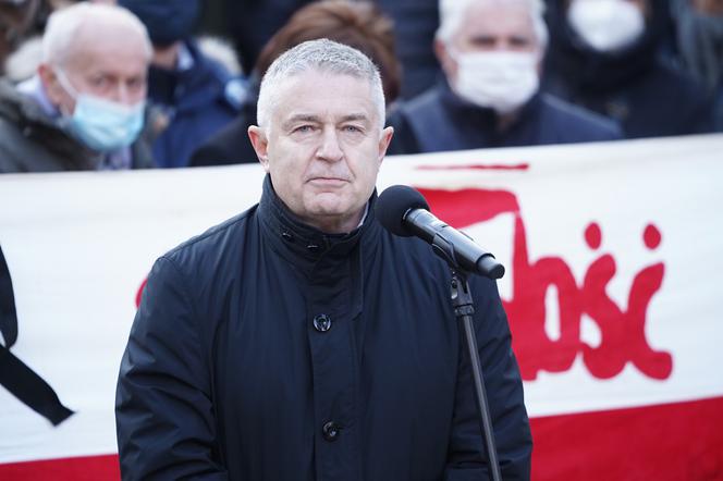 Kolejny skandal! Frasyniuk wulgarnym hasłem zachęca do udziału w marszu 4 czerwca