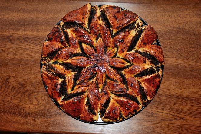 Gwiazda makowa - dekoracyjny i szybki makowiec z ciasta francuskiego na świąteczny stół