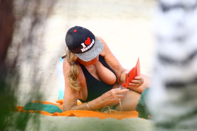 Agnieszka Fitkau-Perepeczko na plaży w Sopocie