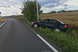 Po kłótni z kobietą wjechał samochodem do rowu, bo... był pijany