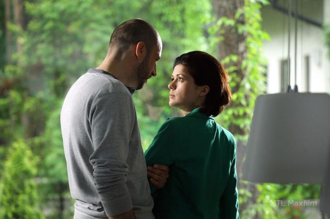 M jak miłość odc. 1013. Kinga Zduńska (Katarzyna Cichopek), Robert Lubiński (Tomasz Borkowski)