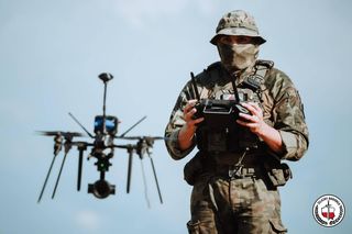NATO w pułapce biurokracji. Rosja produkuje 5500 dronów miesięcznie, a Sojusz wciąż pisze specyfikacje