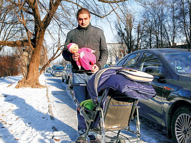 Prowokacja Super Expressu: Zostawiliśmy dziecięcy wózek na mrozie