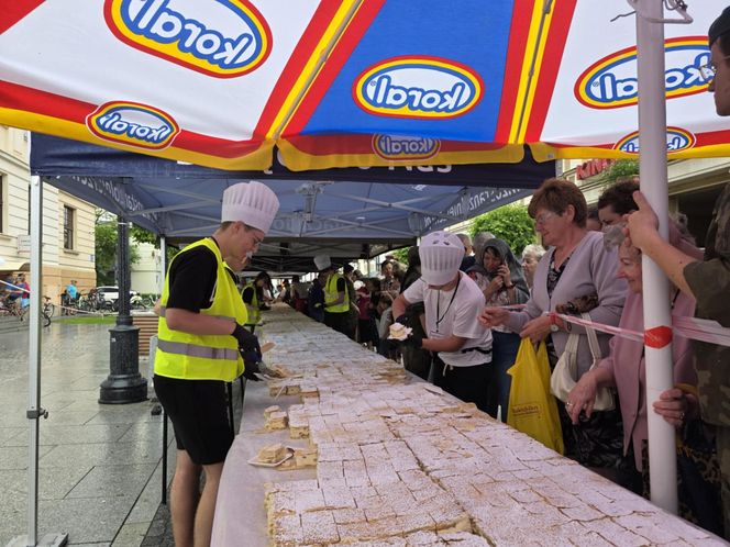 Rzeszów Najdłuższa Kremówka w Polsce