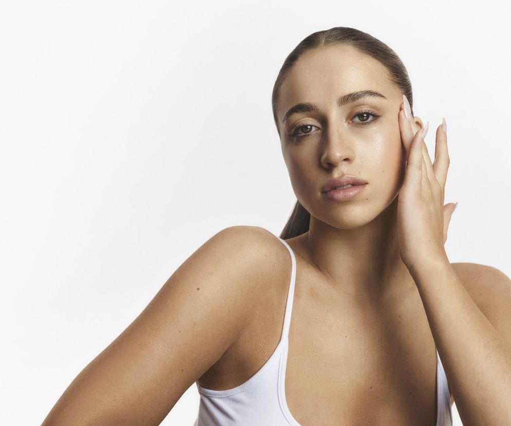 Neutrogena® poszerzaportfolio kultowej linii Hydro Boost o serum z niacynamidem oraz nawadniający krem z SPF 50