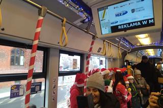 Świąteczny tramwaj na ulicach Torunia. Ruszył 6 grudnia