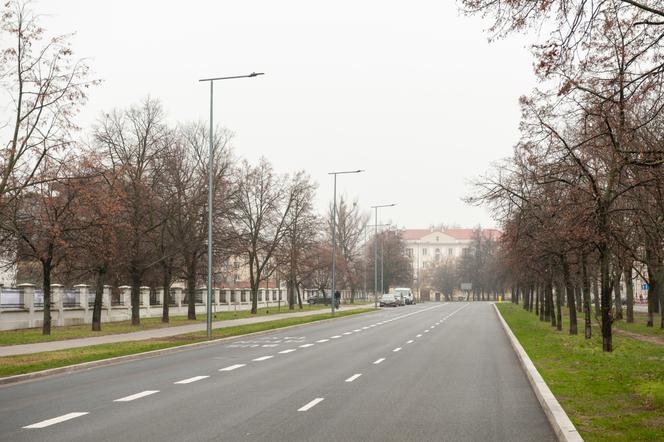 Na Raszyńskiej są już nowe latarnie