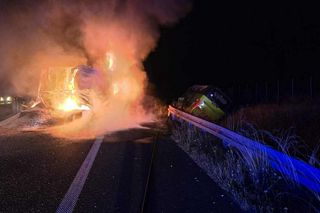 Dramat na S7. Autobus zderzył się z samochodem ciężarowym. Dziecko wśród poszkodowanych
