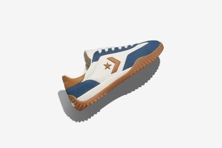 Jesienne kroki w stylu i komforcie. Jakie buty wybrać na nowy sezon?