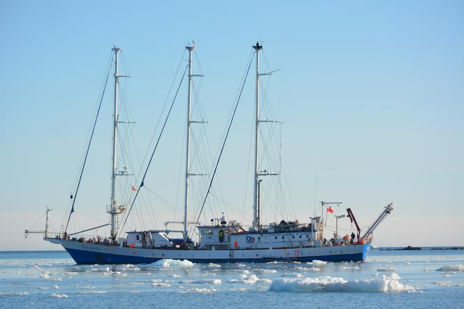 t 8 zaglowiec Oceania Polskiej Akademii Naukowej