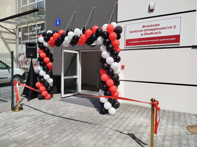 W budynku BCU nr 2 w Siedlcach znajduje się duża hala i 11 sal szkoleniowych, które zostały bardzo nowocześnie wyposażone.
