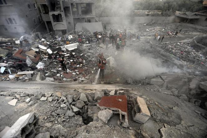 CNN: potężna eksplozja w obozie dla uchodźców w Strefie Gazy; "setki zabitych i rannych"