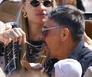 Krzysztof Ibisz je żonie z ręki