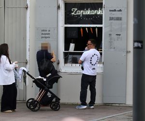 Marcin Hakiel z Dominiką i synkiem Romeo w Sopocie