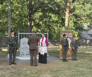 Młody żołnierz zginął na granicy z Białorusią. Odsłonili pomnik na jego cześć. „Niech będzie symbolem”
