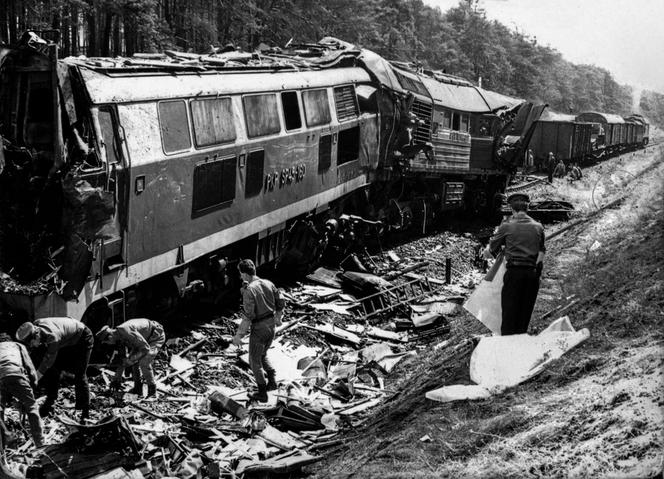 Katastrofa kolejowa w Otłoczynie. Koło Torunia zginęło 67 osób - archiwalne zdjęcia