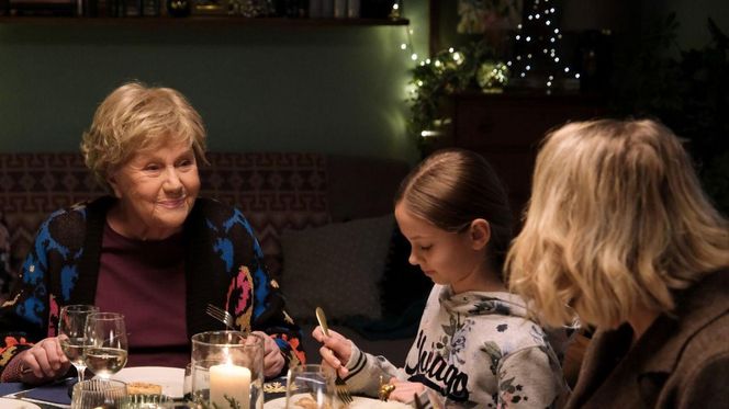 M jak miłość odc. 1854. Judyta  (Paulina Chruściel), Barbara (Teresa Lipowska), Hania (Wiktoria Basik)