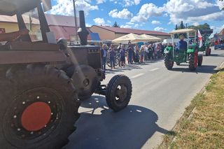 XXIII Międzynarodowy Festiwal Starych Ciągników i Maszyn Rolniczych im. Jerzego Samelczaka. Zdjęcia z parady i terenu festiwalu