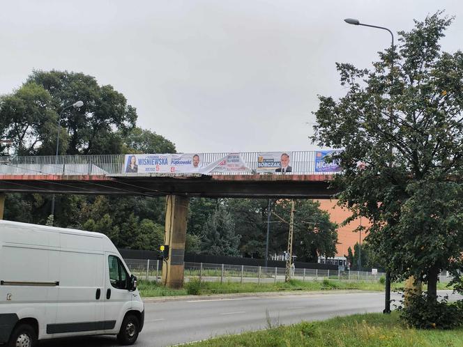 Plakaty wyborcze w Łodzi. Jest ich mnóstwo. Co się z nimi stanie po wyborach?