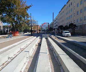 Skróci dojazd do metra. Kiedy ruszy tramwaj na Rakowieckiej w Warszawie?