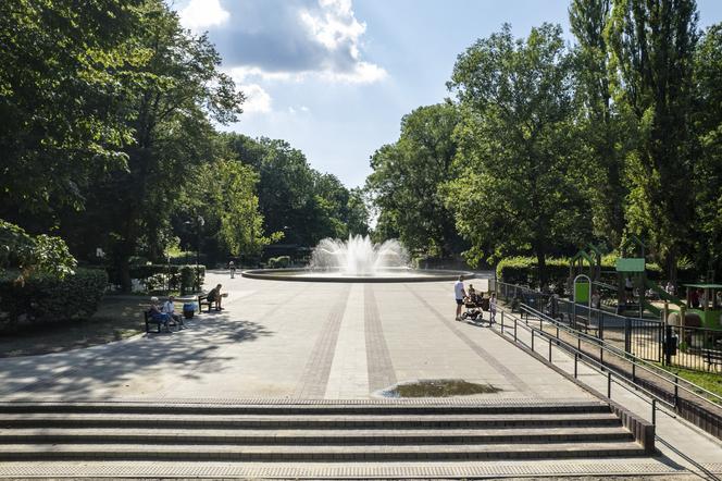 W Zabrzu trwa rewitalizacja Parku Miejskiego. Odzyskuje od dawny blask ZDJĘCIA 