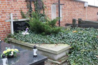 Groby Wojciech Jaruzelskiego i jego żony Barbary. Tak wyglądają pomniki